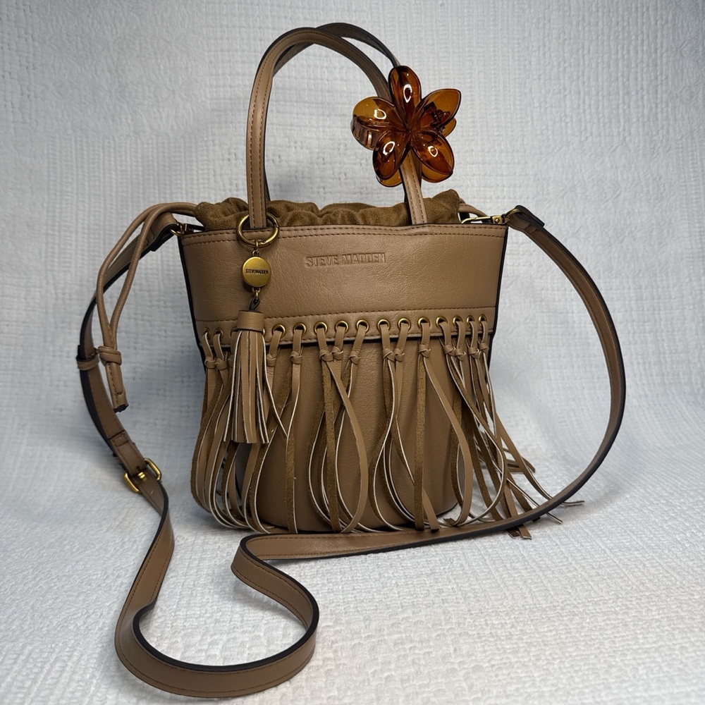 Steve Madden Latte Bucket Bag 🤎